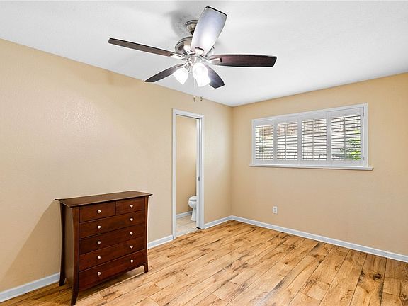 3rd image of 1613 Sandalwood Dr