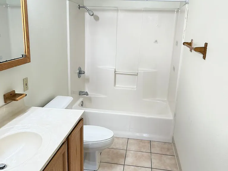 Pointe West Apartments — Photo 41