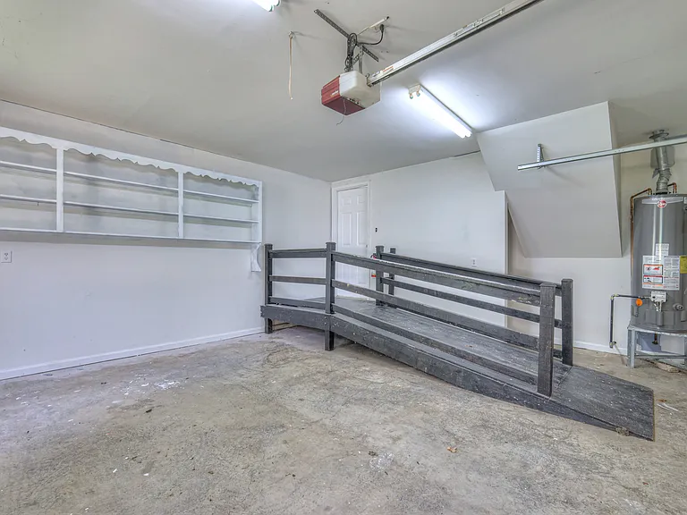 405 Sandi Ct — Photo 28