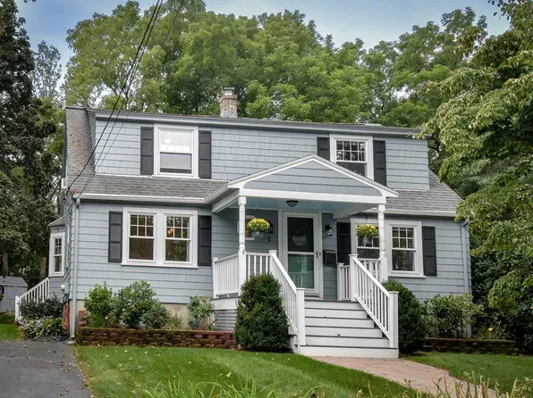 1 Ray St, Hopkinton, MA 01748