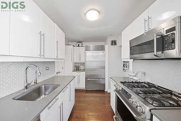 Sold by Digs Realty Group | media 3