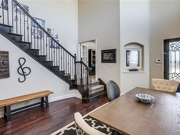 3rd image of 798 Deverson Dr