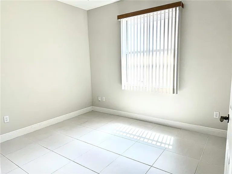 6148 Bella Rosa Ln — Photo 10