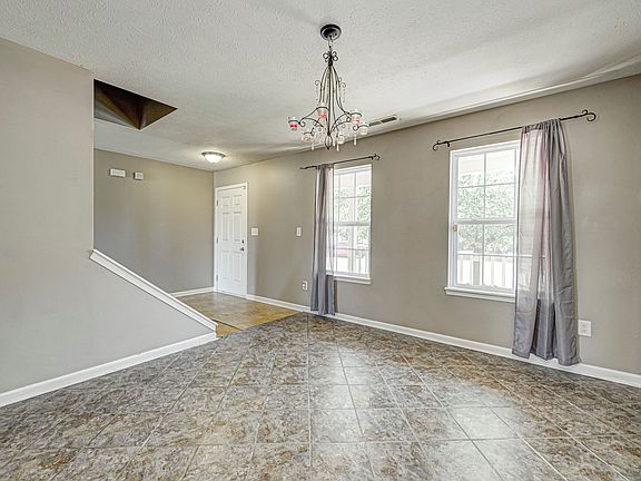 2nd image of 540 Hollow Pear Dr