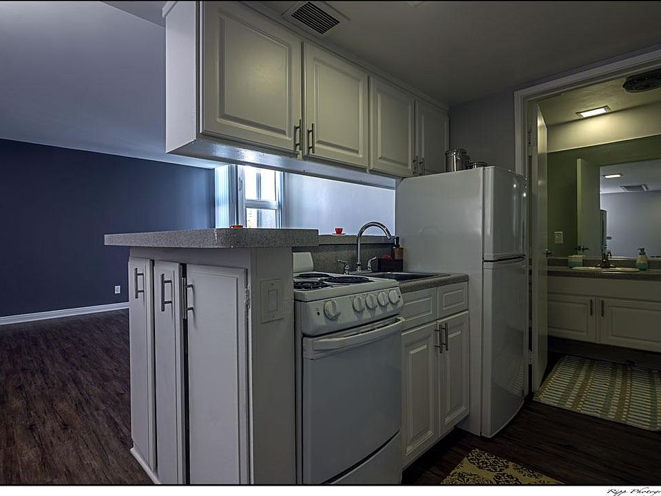 1st image of 303 W Glenoaks Blvd APT 404