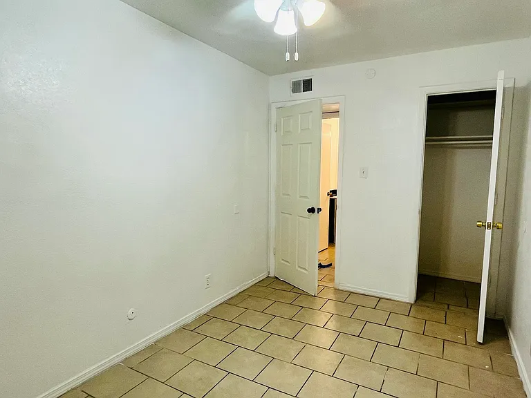 8200 Copper Ave NE #A — Photo 29