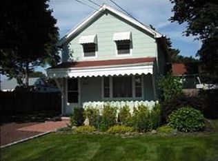 433 Lenox Ave, East Patchogue, NY 11772