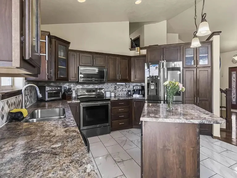 1108 N Mossy Oak Ave — Photo 6