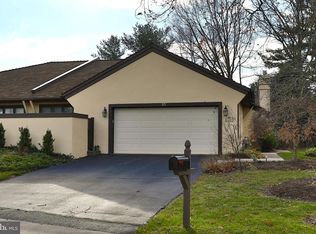 10 Hounds Run Ln, Blue Bell, PA