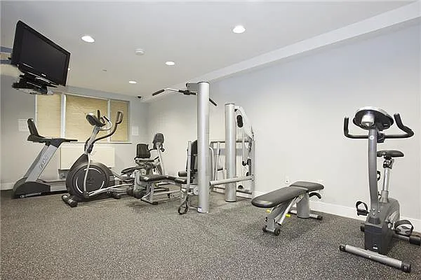 Sold by Space Marketing Shop | media 9