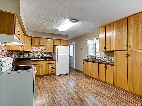 5th image of 4495 Knob Hill Dr