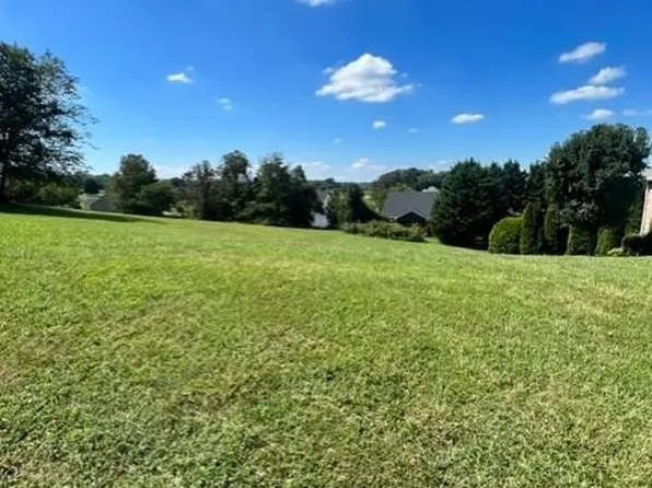 5 River Run Cir, Sevierville, TN 37876
