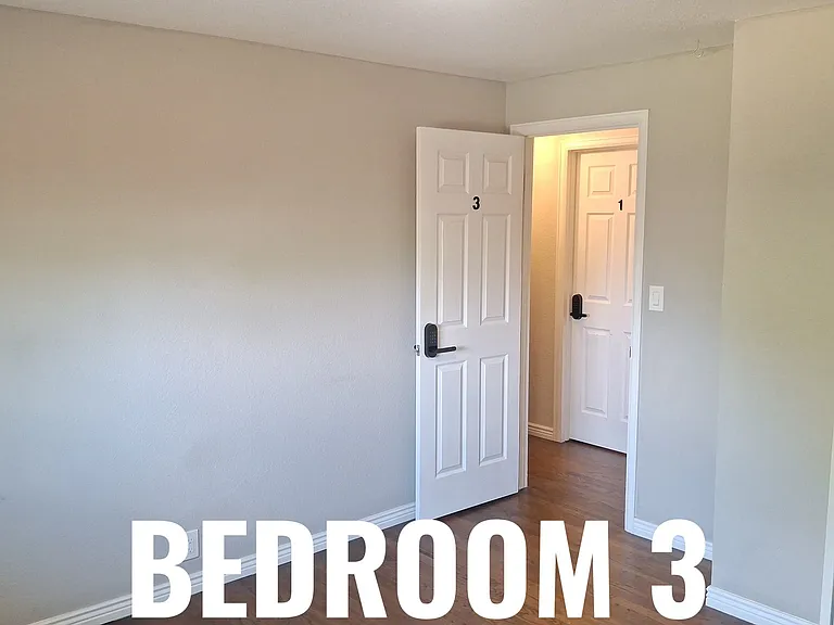 480 Troy St #3 — Photo 4