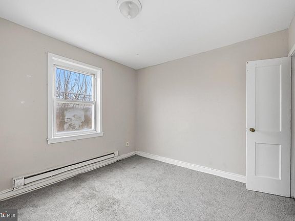 4th image of 923 1st St