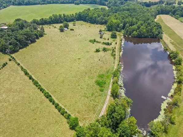 1080 Melvin Hill Rd, Campobello, SC 29322
