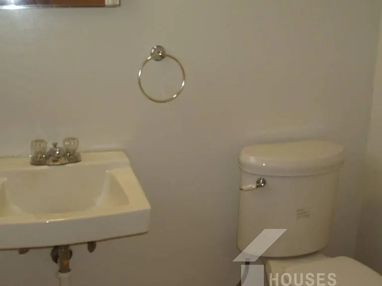 27 Flower Dr — Photo 15
