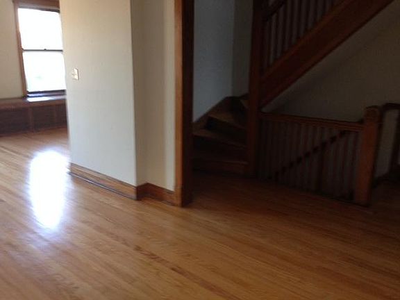 3rd image of 3522 N Ashland Ave #2