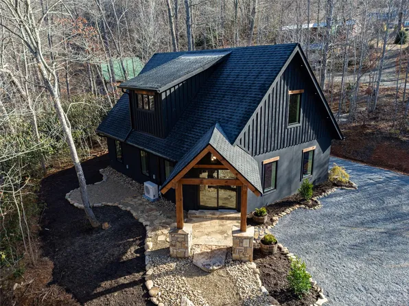 37 Wyatt Ave, Spruce Pine, NC 28777