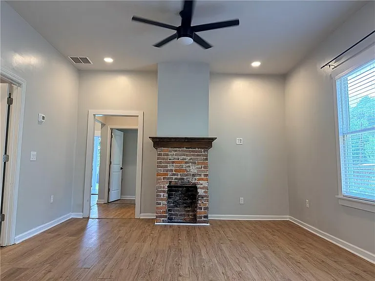 31 Mildred Pl NW — Photo 8