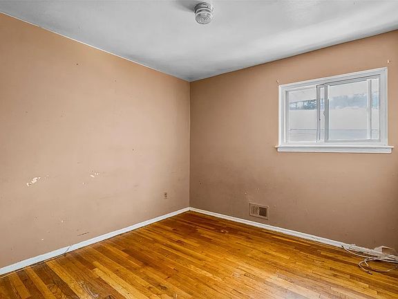 3rd image of 49 Valerie Dr #2