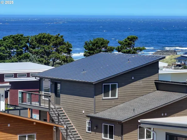 30403 Sawyer Way, Gold Beach, OR 97444