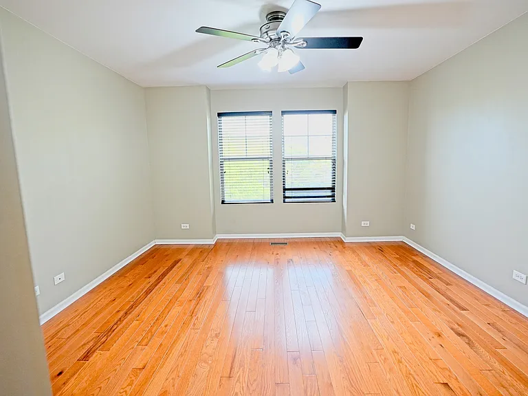 470 Grosvenor Ln #470 — Photo 10