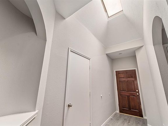 4th image of 4922 Lochman Ln