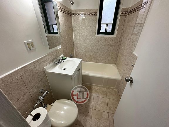 5th image of 1641 Metropolitan Ave APT 1D