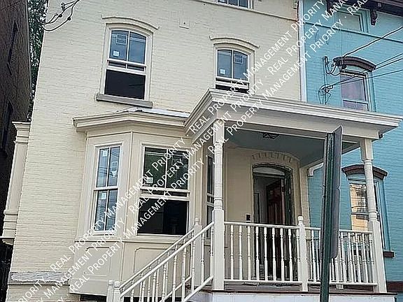 2nd image of 150 Lander St Unit 1