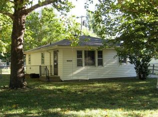 748 Tuttle St, Manhattan, KS 66502