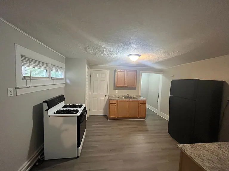 1792 W Gaulbert Ave — Photo 6