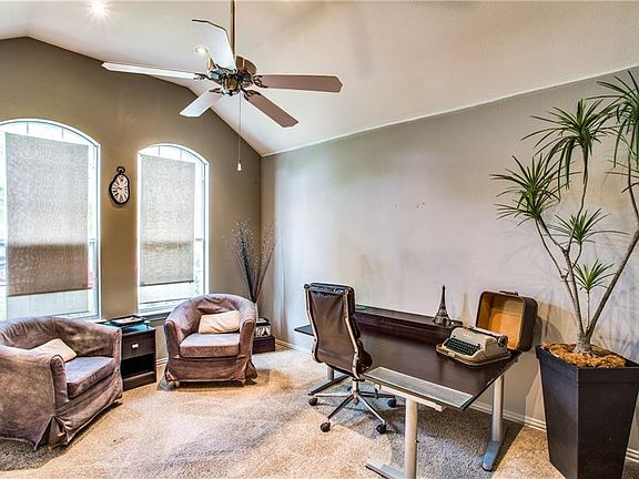 5th image of 3212 Silver Creek Dr