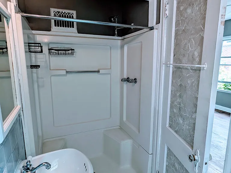 586 Shannon Dr SW — Photo 6