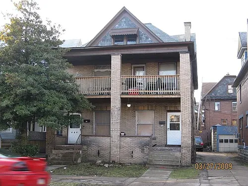 633 W 8th St #2 Photo 1
