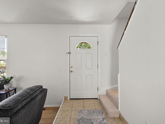 3rd image of 19926 Wyman Way