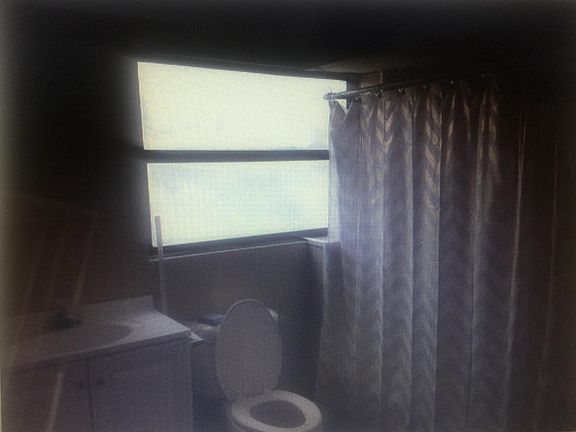 2nd image of 6811 Oakdale Dr