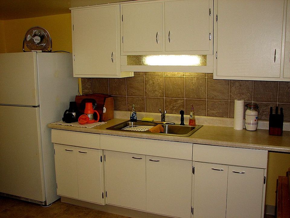 2nd image of 148 E Bethlehem Blvd