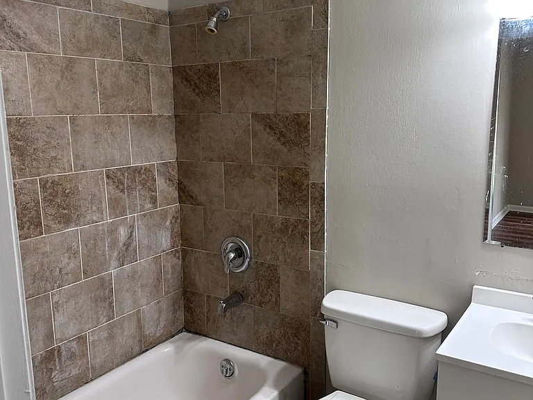 211 Virginia Dr — Photo 8