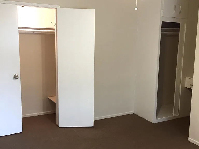 Bed 1 - Lots of closet space