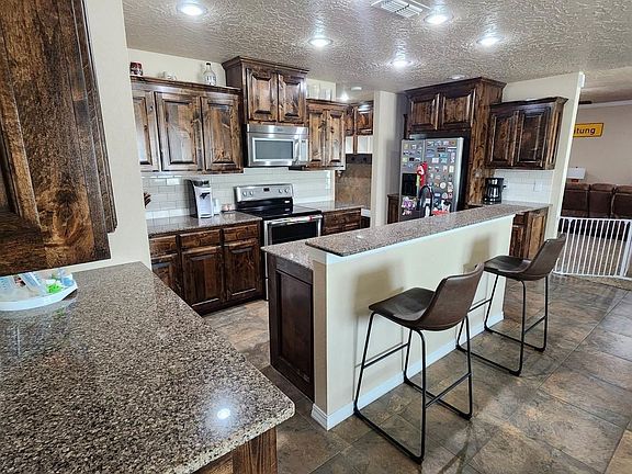 5th image of 2601 Northglen Dr