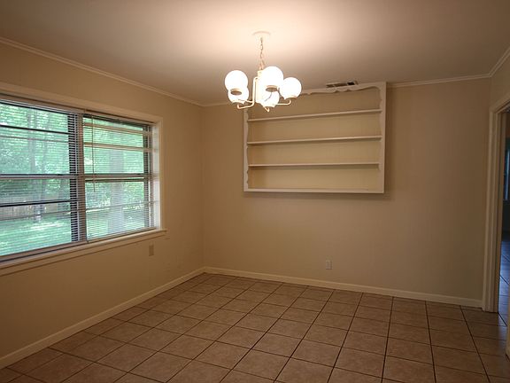 4th image of 3306 Greg Ln