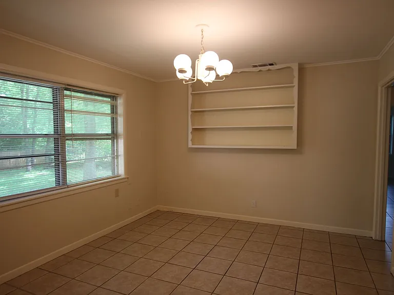 3306 Greg Ln — Photo 4