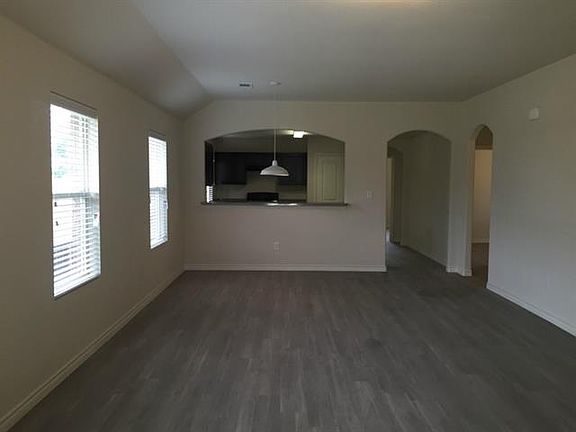 3rd image of 3949 Tarpon Springs Dr