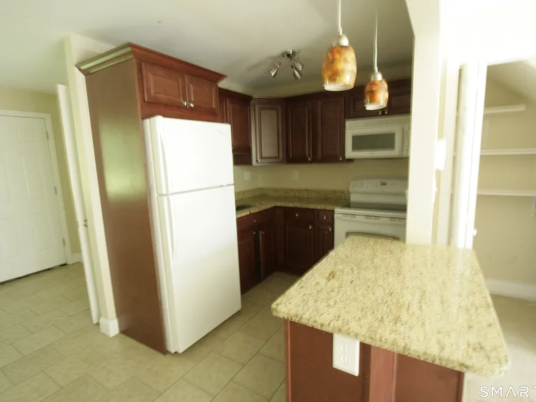 95 E Grand Ave #6 — Photo 4