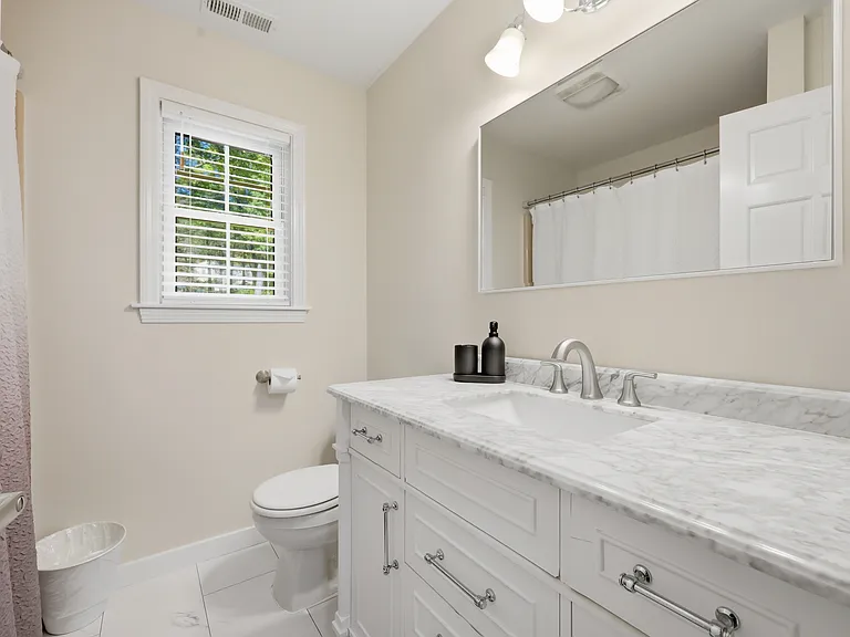 121 W Wakefield Blvd — Photo 21