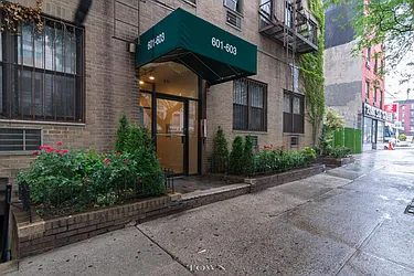 Rented by Bryan L Rozencwaig, LREB