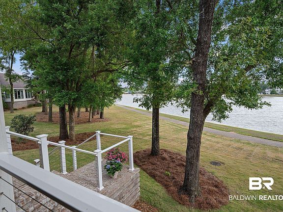3rd image of 822 Apricot Ln