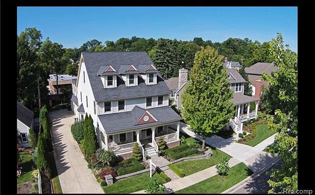 2nd image of 437 Grace St