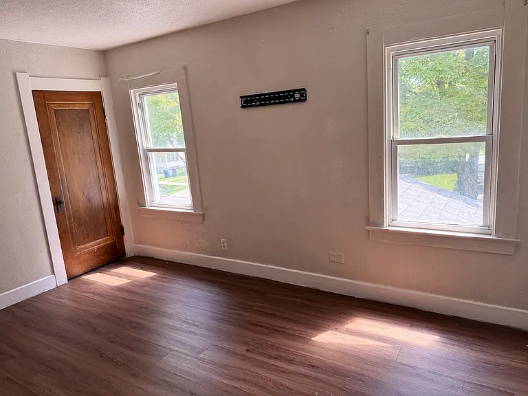 1029 Homer Ave — Photo 8