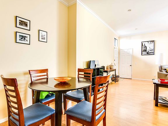 5th image of 2560 S Centinela Ave APT 15